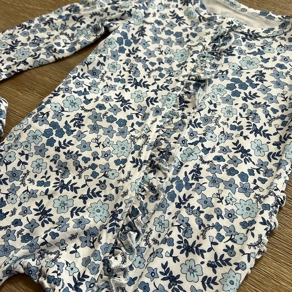 Little Me Baby Girl Bamboo Footie Sleeper 3 6 months White Blue Floral - Picture 4 of 7